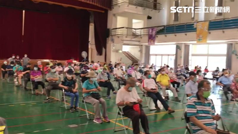 台中婦「太想出國」　扯謊硬闖打疫苗