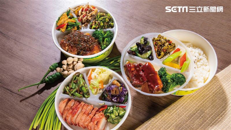 凱達飯店挺萬華　捐4醫院500便當