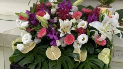 彰化喬友大樓大火　業者死者靈堂上香