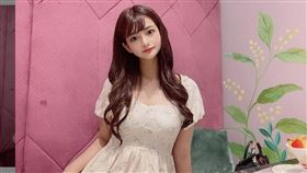 日本AV女優日向真凜氣質。（圖／翻攝自hinata_marin_IG）