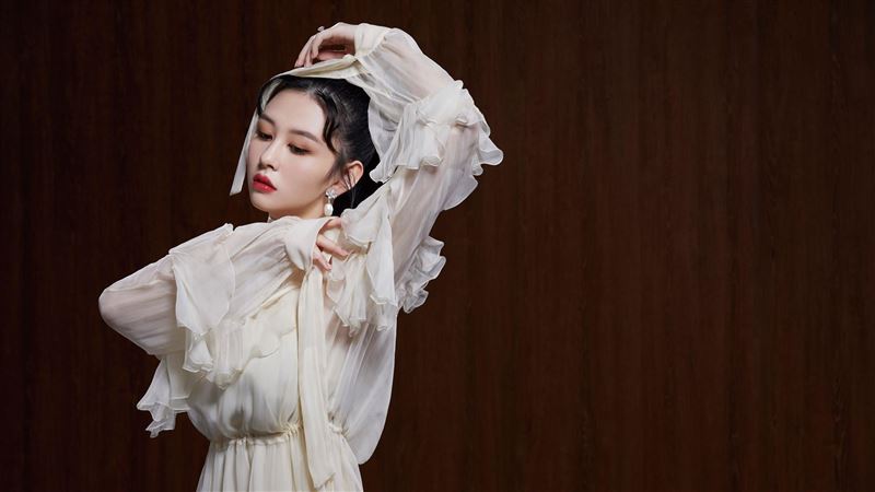 太美了！　邱淑貞女兒沈月像敦煌仙女