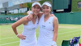 ▲詹詠然、詹皓晴首度闖進溫網女雙8強。（圖／翻攝自詹詠然臉書）