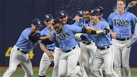 ▲狄亞茲（Yandy Diaz）內野滾地球，印地安人再見野手選擇輸球。（圖／美聯社／達志影像）