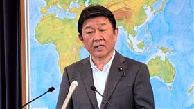 日外相：台日互助是友好的印證日本外務大臣茂木敏充今天宣布8日提供台灣第二批阿斯特捷利康（AstraZeneca, AZ）疫苗，共113萬劑。他並表示，台日以各種形式相助正是台日友好的印證。中央社記者楊明珠東京攝  110年7月6日
