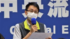 羅一鈞說明屏東群聚患者狀況。（圖／指揮中心提供）