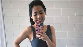 徐巧芯貼出三張她在進行健身的美照回嗆曾韋禎，竟為幫民進黨擦脂抹粉，說她有「肥胖症」？（圖／翻攝自徐巧芯臉書）