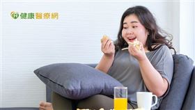 如果肥胖原因為容易嘴饞以致攝取過多熱量者，衛福部於近期核准能幫助抑制食慾的GLP-1 類似物藥物（俗稱減肥筆），將會是減肥路上的一大助力！