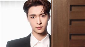 張藝興從南韓人氣男團EXO出道，之後轉往中國發展。（圖／翻攝自張藝興工作室微博）