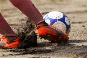 足球、球鞋、足球賽（示意圖／翻攝自photoAC圖庫）

https://photo-ac.com/tw/photo/239749/%E8%B6%B3%E7%90%83-%E7%9B%AE%E6%A8%99%E8%B8%A25