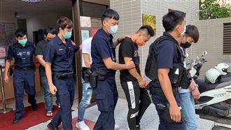 不滿物流車突左轉…4惡煞持刀槍理論