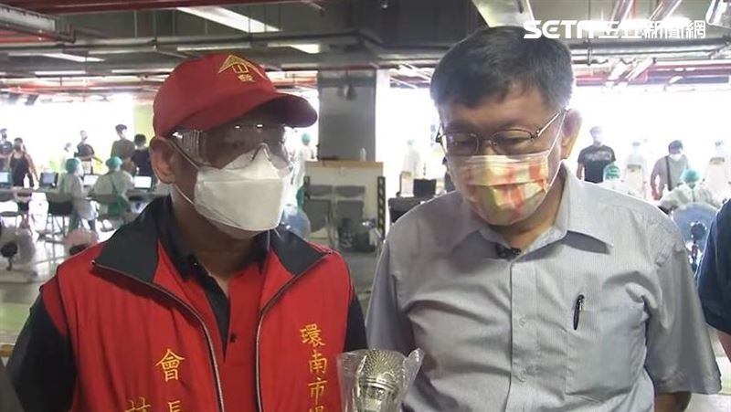 柯文哲怨「被設