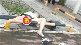 停車場,女子,腿開開,春光,喝醉,袖手旁觀