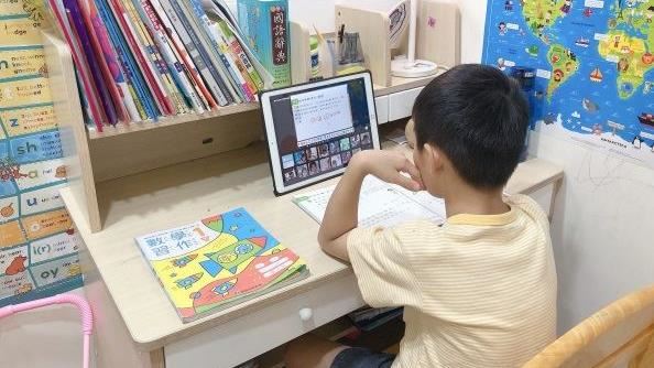 孩子厭倦線上課程！需要爸媽的同理心