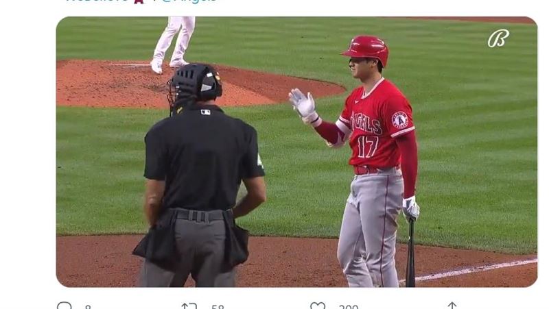 被壞球三振　大谷翔平和主審揮揮手