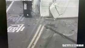 台中后里安眉路和福安路，車禍，女機車騎士傷重死，貨車駕駛受困骨折，車禍畫面曝光