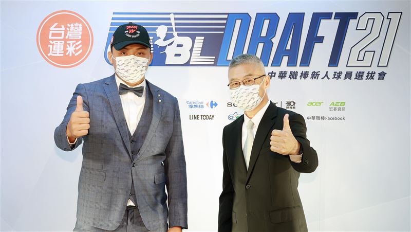 味全龍選曹祐齊　葉君璋看變化球能力