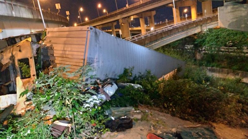 照顧病妻開夜車賺錢　苦命司機墜橋亡