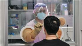 護國神山台積電捐零接觸防疫採檢站給台北醫院（圖／台北醫院提供）