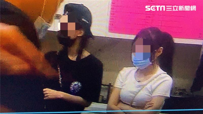 賭場防疫出招！正妹荷官變身女直播主