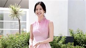 袁子芸身著夏姿·陳SHIATZY CHEN中式立領漸層緹花禮服出席亮相。（圖／品牌提供）