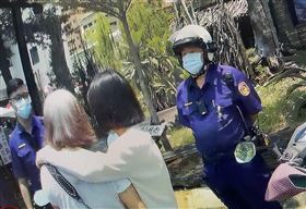 ▲台南蔡姓婦人不滿女兒沒辦法立刻打到疫苗，大鬧衛生所被移送裁罰。（圖／翻攝畫面）
