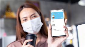 LINE Bank推出刷卡回饋3%起活動（圖／LINE Bank提供）