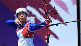 模擬東京奧運對抗賽  射箭譚雅婷出賽（1）模擬東京奧運對抗賽5日上午進行射箭項目，台灣射箭好手譚雅婷（圖）在女子個人賽上陣。中央社記者吳家昇攝  109年8月5日