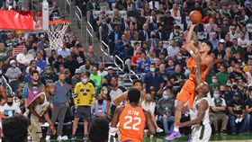 ▲布克（Devin Booker）攻下全場最高42分。（圖／翻攝自NBA推特）