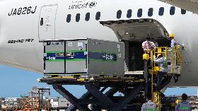 日本贈台97萬劑AZ疫苗抵台（1）