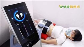 肥胖是新冠肺炎高風險指標，難提高活動量可藉由科技療程增肌減脂，配戴完整防護達到安全塑身。