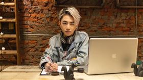 謝和弦與Keanna兩人簡訊對嗆。（圖／翻攝自謝和弦臉書）