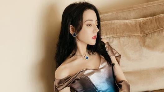 迪麗戴墨鏡狂遮！長針眼也超美粉讚爆