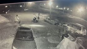 北港分局黃姓員警，彈弓射狗，持棍棒打人