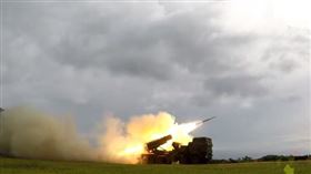 ▲國軍部隊實彈操演。（圖／翻攝自陸軍司令部110年飛彈射擊操演影片）