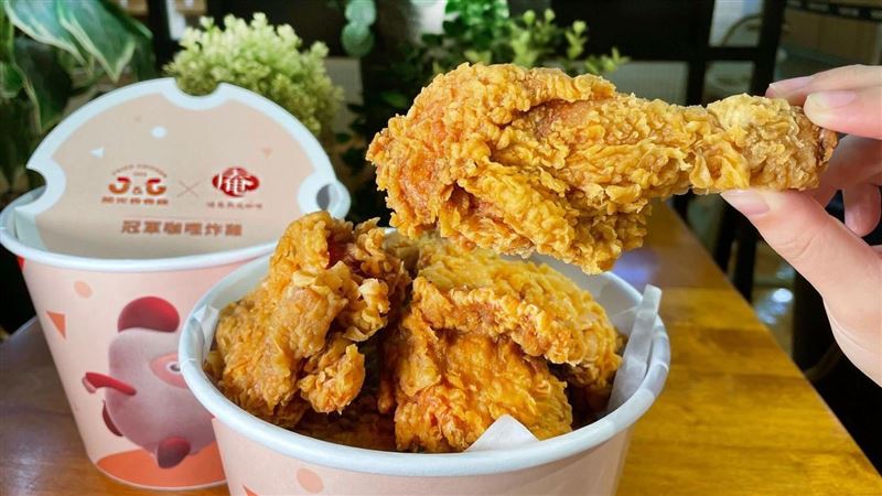 懶人包／豪邁「雞腿桶」來了　爽吃速食店買一送一 | 生活 | 三立新聞網 SETN.COM - Vimarsana News