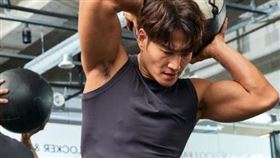 金鍾國，健身。(圖／金鍾國IG，YouTube)