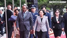 總統蔡英文主持「軍禮歡迎史瓦帝尼王國恩史瓦帝三世國王暨王妃一行」。 （圖／記者林敬旻攝）