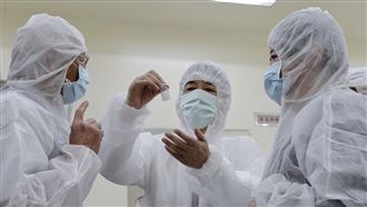 高端逼近「最強疫苗」！保護力達9成