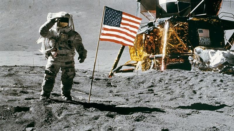 2021第一位搭火箭上太空的凡人
