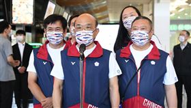 行政院長蘇貞昌19日上午赴松山機場歡送參加2020東京奧運會代表團。（圖／行政院提供）