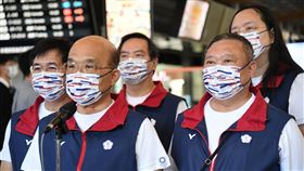 行政院長蘇貞昌19日上午赴松山機場歡送參加2020東京奧運會代表團。（圖／行政院提供）
