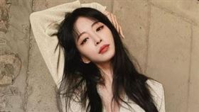 韓藝瑟擁有甜美外貌及姣好身材。（圖／翻攝自韓藝瑟IG）