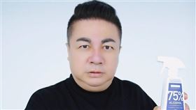 董至成疫情期間靠業配進帳，不料卻被經紀公司提告違約。(圖／翻攝臉書）