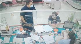 疫苗,宅男,馬來西亞,詐騙集團（圖／保七第一大隊提供）