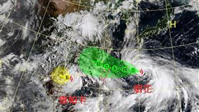 烟花颱風路徑南修。（圖／翻攝自台灣颱風論壇｜天氣特急）