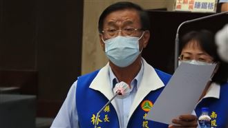 林明溱：管碧玲是一條狗，叫她吠就吠