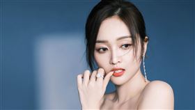 吳宣儀。（圖／Versace提供）