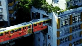 ▲重慶「地鐵」。（圖／翻攝自重慶旅遊局微博）