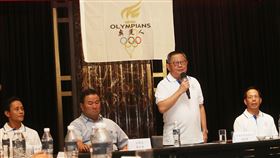 奧運人協會記者座談會（1）中華民國奧運人協會13日在台北舉辦記者座談會，針對2020東京奧運台灣正名公投連署行動發表意見，協會終身榮譽奧運人蔡辰威（右2）會中說明台灣參加奧運的歷史。中央社記者吳家昇攝　107年8月13日