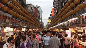 基隆廟口夜市（記者陳弋攝影）